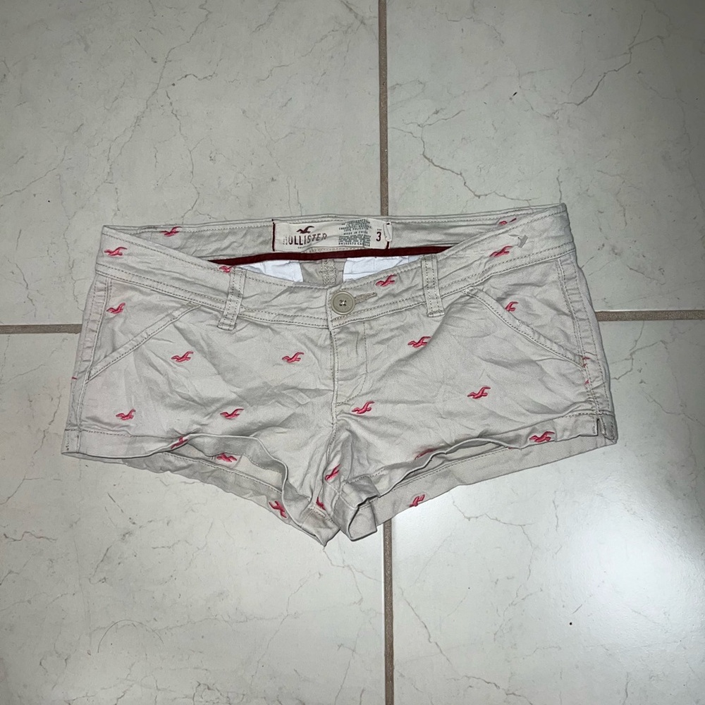 RARE VINTAGE Hollister Women's Light Shorts with Pink Details low rise